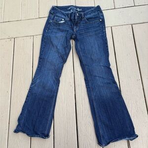 American Eagle Outfitters Dark Blue Flare Low-Rise Jeans, Size: 6S
